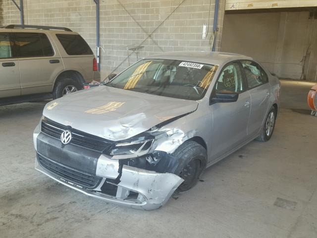 3VW2K7AJ7EM407611 - 2014 VOLKSWAGEN JETTA BASE SILVER photo 2