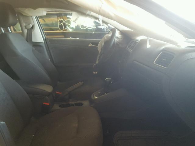 3VW2K7AJ7EM407611 - 2014 VOLKSWAGEN JETTA BASE SILVER photo 5