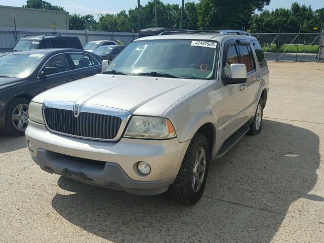 5LMEU78H13ZJ49894 - 2003 LINCOLN AVIATOR 银色 照片 2