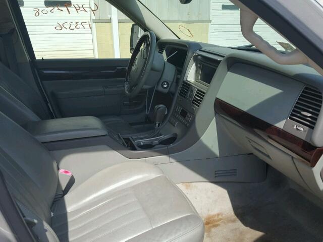 5LMEU78H13ZJ49894 - 2003 LINCOLN AVIATOR 银色 照片 5