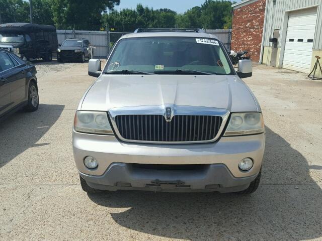 5LMEU78H13ZJ49894 - 2003 LINCOLN AVIATOR 银色 照片 9