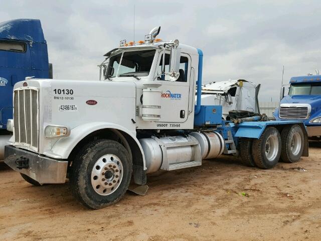 1XPWD49XXDD201102 - 2013 PETERBILT 388 WHITE photo 2