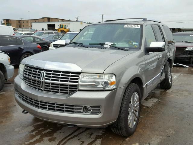 5LMFU275X8LJ03389 - 2008 LINCOLN NAVIGATOR Gümüş foto 2