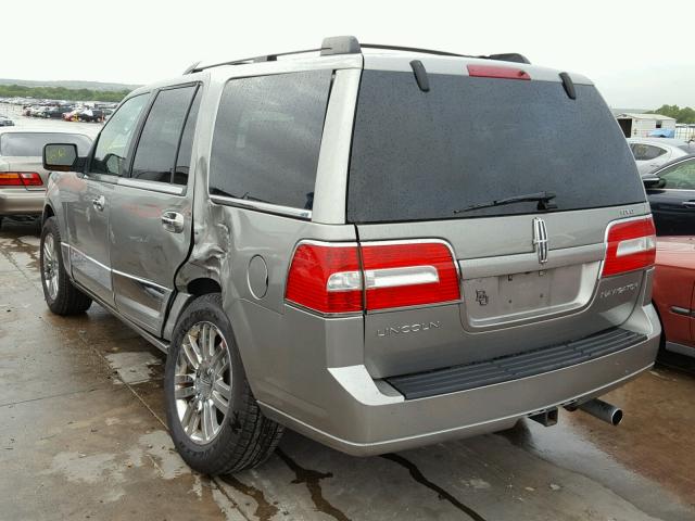 5LMFU275X8LJ03389 - 2008 LINCOLN NAVIGATOR Gümüş foto 3