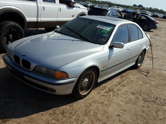 WBADM6340YGU29470 - 2000 BMW 528 I AUTO SILVER photo 2