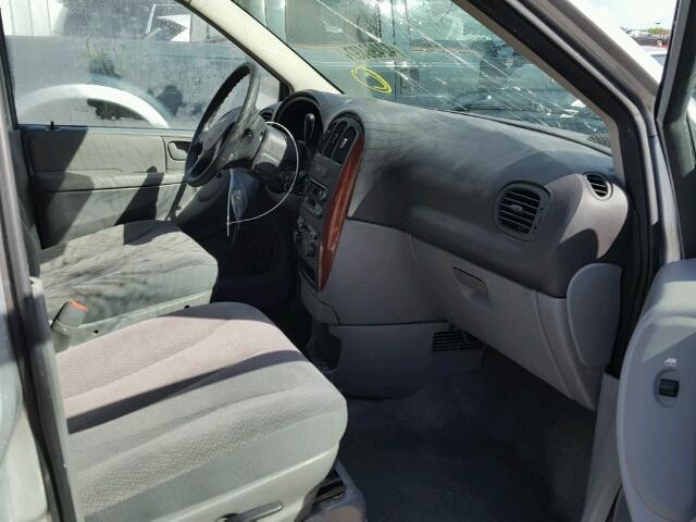 1C4GP45R85B352408 - 2005 CHRYSLER TOWN & COU 灰色 照片 5