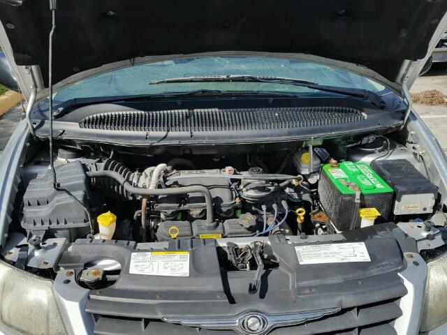 1C4GP45R85B352408 - 2005 CHRYSLER TOWN & COU GRAY photo 7