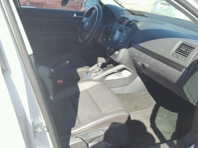 3VWRZ7AJ3AM069158 - 2010 VOLKSWAGEN JETTA SE 白色 照片 5