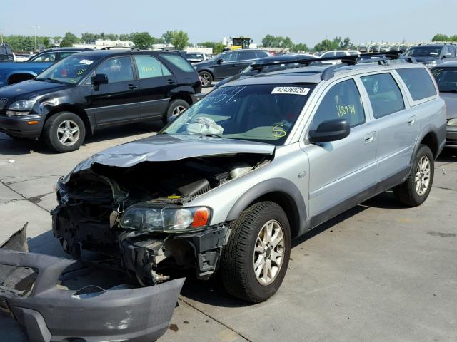 YV1SZ59H041161771 - 2004 VOLVO XC70 SILVER photo 2