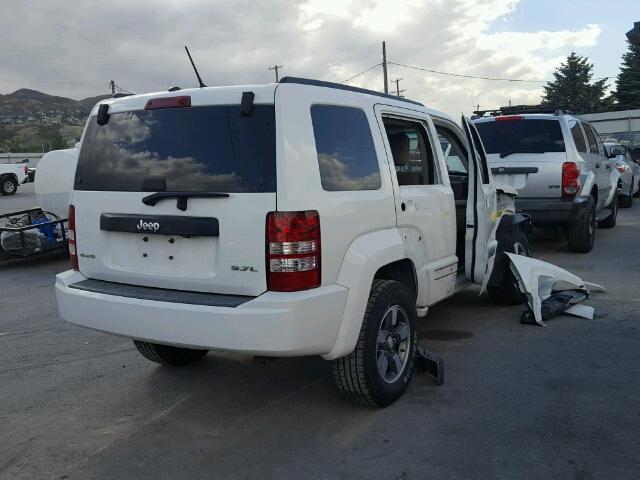 1J8GN28K78W242433 - 2008 JEEP LIBERTY WHITE photo 4