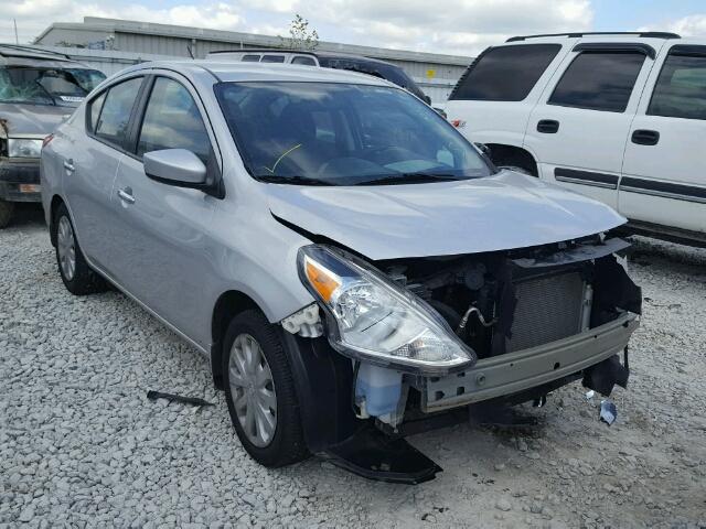 3N1CN7AP4FL873655 - 2015 NISSAN VERSA S SILVER photo 1