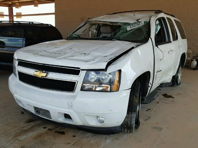 1GNSKBE07BR215033 - 2011 CHEVROLET TAHOE K150 WHITE photo 2