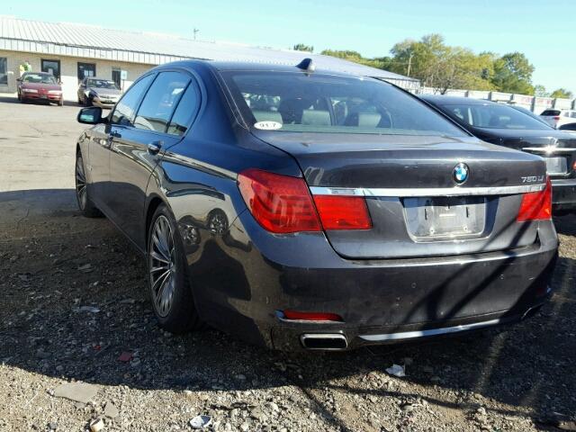 WBAKB83569CY59904 - 2009 BMW 750 GRAY photo 3
