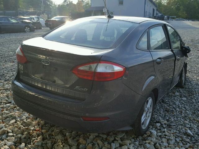 3FADP4BJ6HM112469 - 2017 FORD FIESTA GRAY photo 4