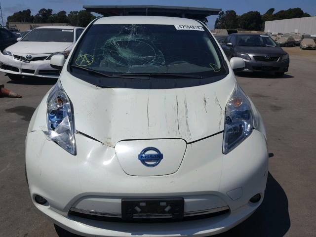 JN1AZ0CP7CT016897 - 2012 NISSAN LEAF SV WHITE photo 9