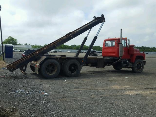 1M2P138C0FA013258 - 1985 MACK 600 RD600 RED photo 4