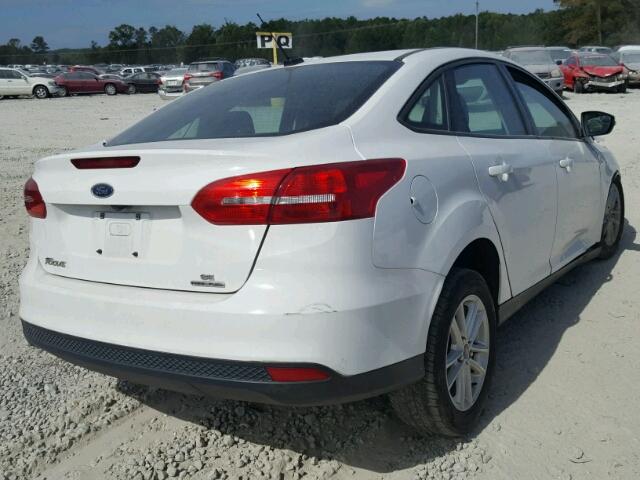 1FADP3F2XFL343449 - 2015 FORD FOCUS SE WHITE photo 4