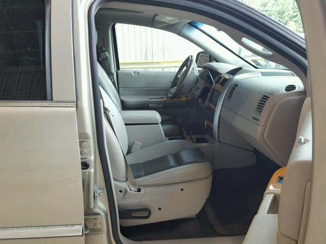 1A8HX582X8F148756 - 2008 CHRYSLER ASPEN LIMI GOLD photo 5