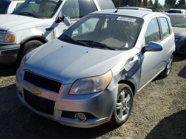 KL1TG66E59B312869 - 2009 CHEVROLET AVEO LT SILVER photo 2