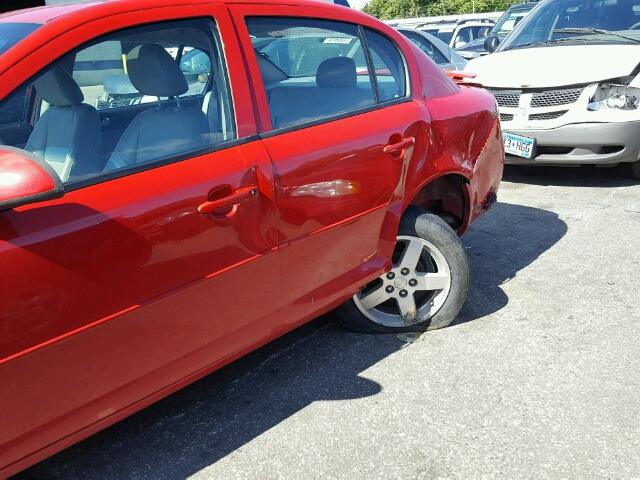 1G1AL58F287141701 - 2008 CHEVROLET COBALT RED photo 9