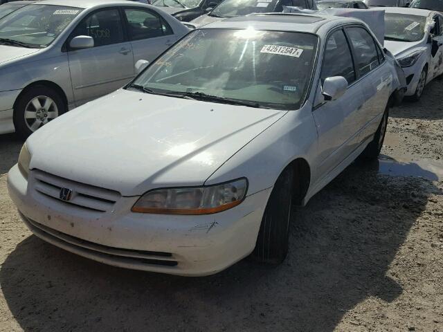 1HGCG16502A052888 - 2002 HONDA ACCORD EX WHITE photo 2