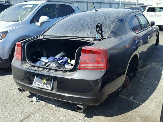 2B3KA73W38H233393 - 2008 DODGE CHARGER SR BLACK photo 4