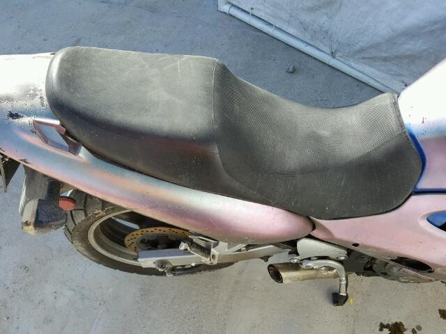 JS1GR7GA062100537 - 2006 SUZUKI GSX750 F TWO TONE photo 6