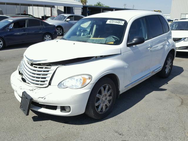 3A4GY5F94AT132445 - 2010 CHRYSLER PT CRUISER WHITE photo 2