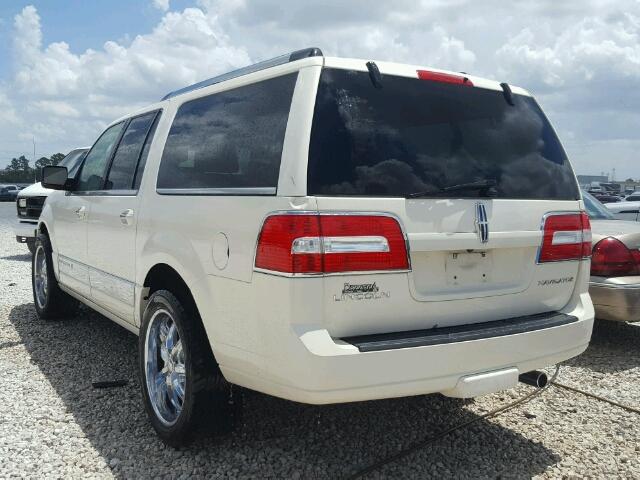 5LMFL27528LJ09707 - 2008 LINCOLN NAVIGATOR WHITE photo 3