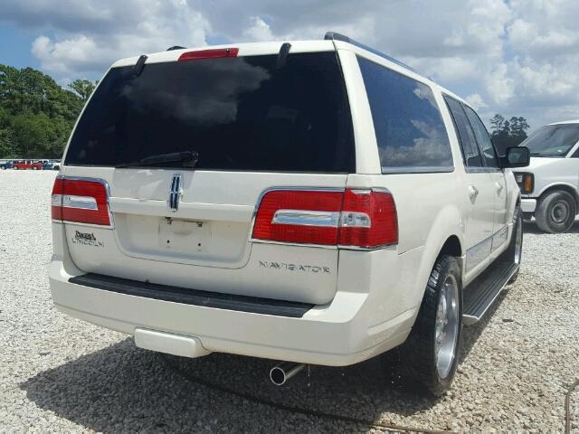 5LMFL27528LJ09707 - 2008 LINCOLN NAVIGATOR WHITE photo 4