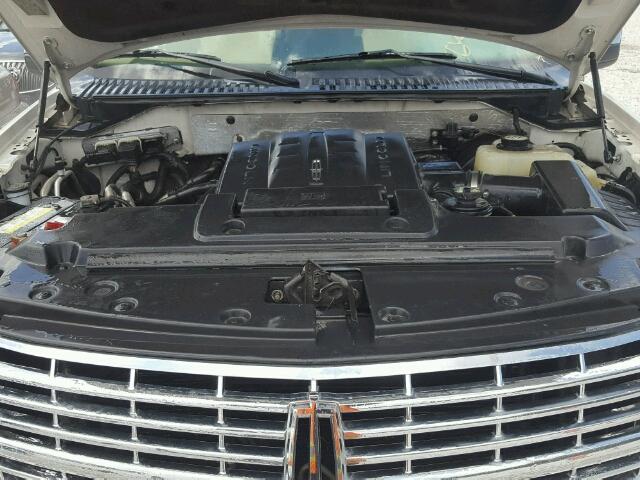 5LMFL27528LJ09707 - 2008 LINCOLN NAVIGATOR WHITE photo 7