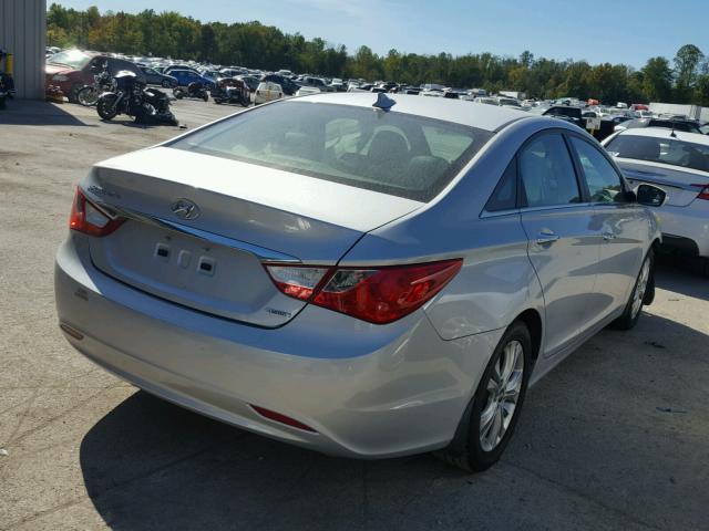 5NPEC4ACXDH552983 - 2013 HYUNDAI SONATA SE SILVER photo 4