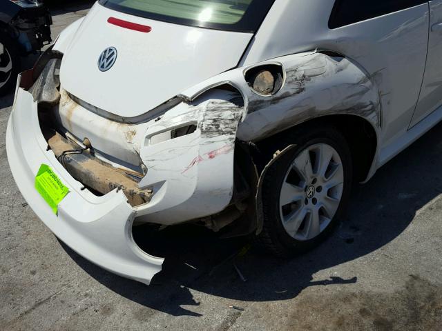 3VWPW31C89M518677 - 2009 VOLKSWAGEN NEW BEETLE 白色 照片 9