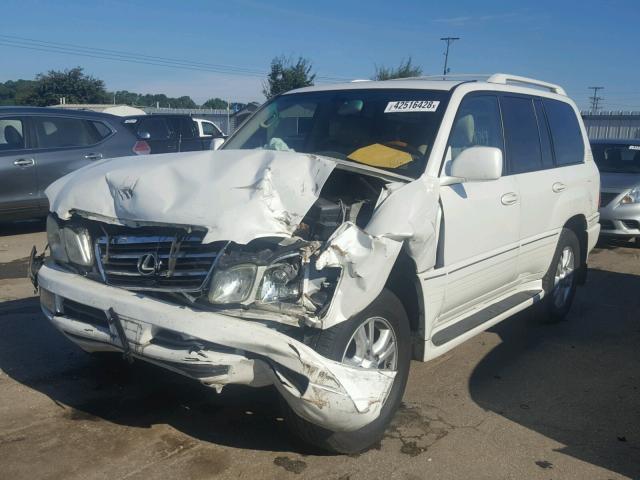 JTJHT00W643541473 - 2004 LEXUS LX 470 WHITE photo 2