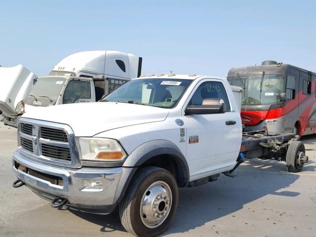 3C7WDMDL0CG114075 - 2012 DODGE RAM 5500 S WHITE photo 2