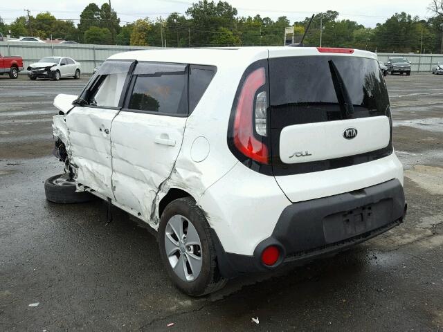 KNDJN2A24G7258203 - 2016 KIA SOUL WHITE photo 3