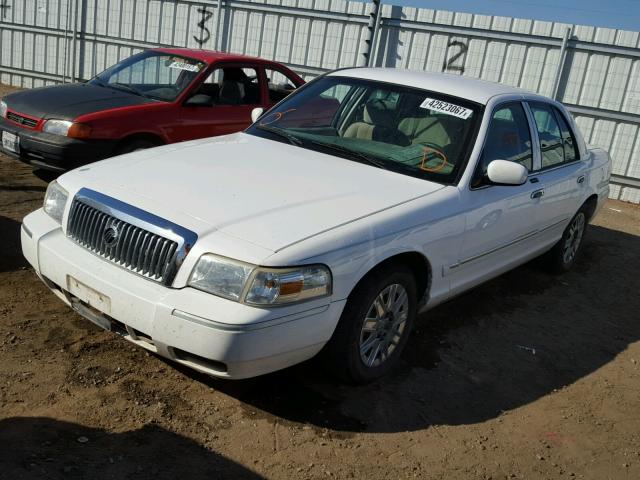 2MEFM74V67X638406 - 2007 MERCURY GRAND MARQ WHITE photo 2