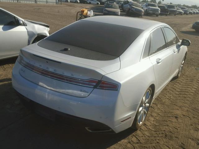 3LN6L2LU1GR612936 - 2016 LINCOLN MKZ WHITE photo 4