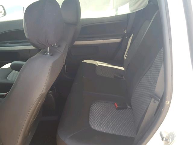 3GNBAADB4AS524180 - 2010 CHEVROLET HHR LS WHITE photo 6