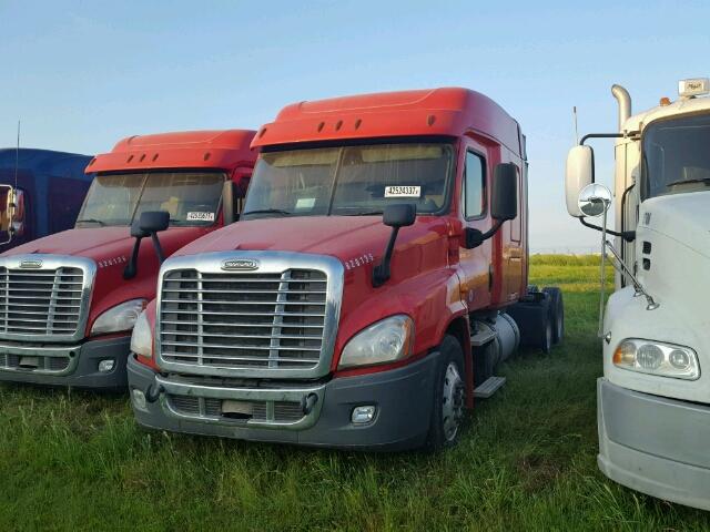 3AKJGLDVXHSHP2507 - 2017 FREIGHTLINER CASCADIA 1 RED photo 2