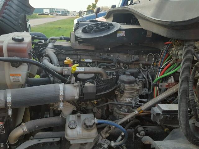 3AKJGLDVXHSHP2507 - 2017 FREIGHTLINER CASCADIA 1 RED photo 7