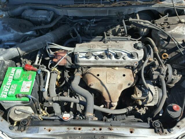 1HGCG5640WA022634 - 1998 HONDA ACCORD LX SILVER photo 7