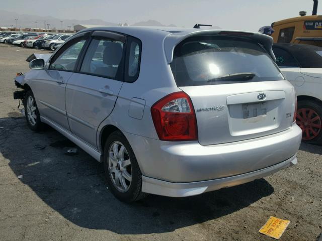 KNAFE161055079565 - 2005 KIA SPECTRA5 SILVER photo 3