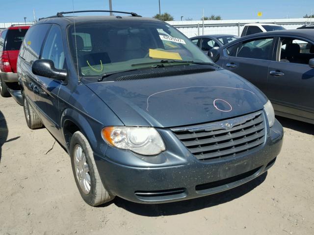 2A4GP54L17R231883 - 2007 CHRYSLER TOWN & COU GREEN photo 1