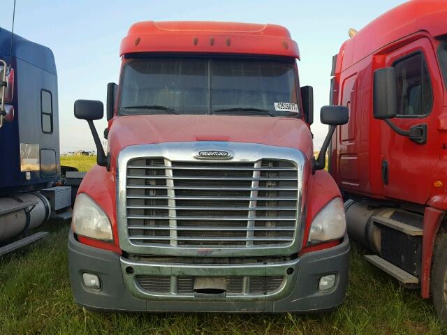 3AKJGLDV8HSHP2490 - 2017 FREIGHTLINER CASCADIA 1 RED photo 9