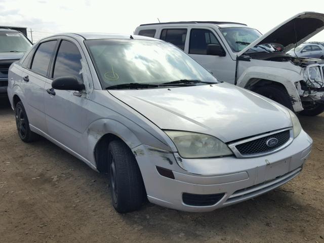 1FAFP34N25W300906 - 2005 FORD FOCUS ZX4 SILVER photo 1