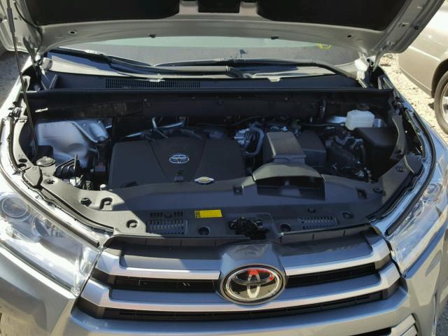 5TDJZRFH1HS461731 - 2017 TOYOTA HIGHLANDER SILVER photo 7