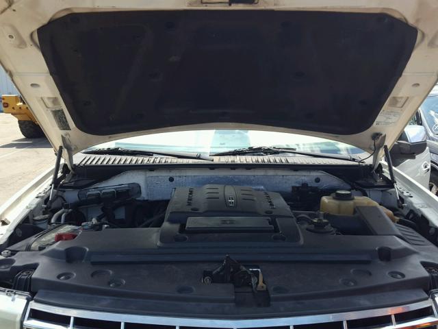 5LMFU285X7LJ16527 - 2007 LINCOLN NAVIGATOR 白色 照片 7