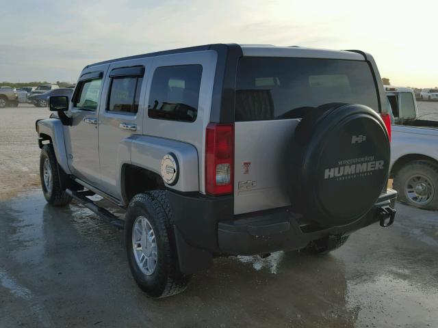 5GTDN136768322730 - 2006 HUMMER H3 GRAY photo 3