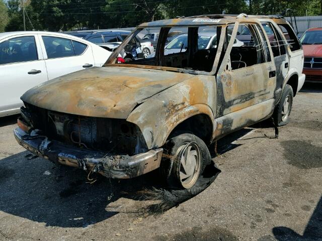 1GNDT13W61K211859 - 2001 CHEVROLET BLAZER BURN photo 2